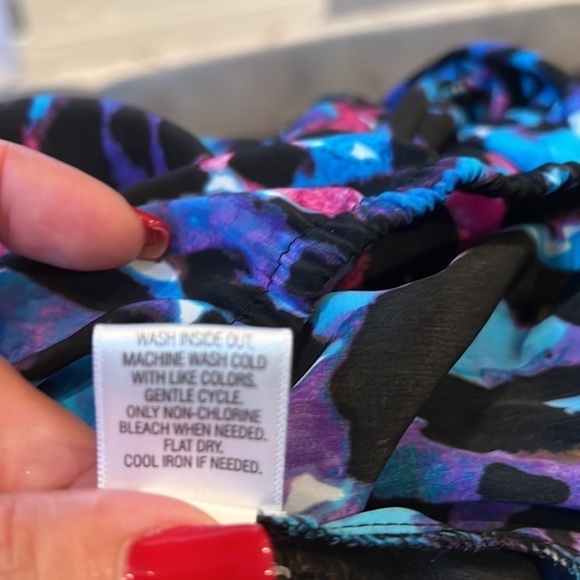 Dana Buchman Pintuck Banded Bottom Top Size Large - Picture 8 of 8